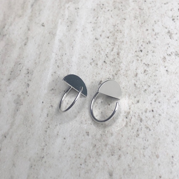 925 Sterling Silver Semi Circle Ear Hugger Earring - Picture 5 of 16